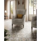 Equipe Caprice Burgundy Border 20x20